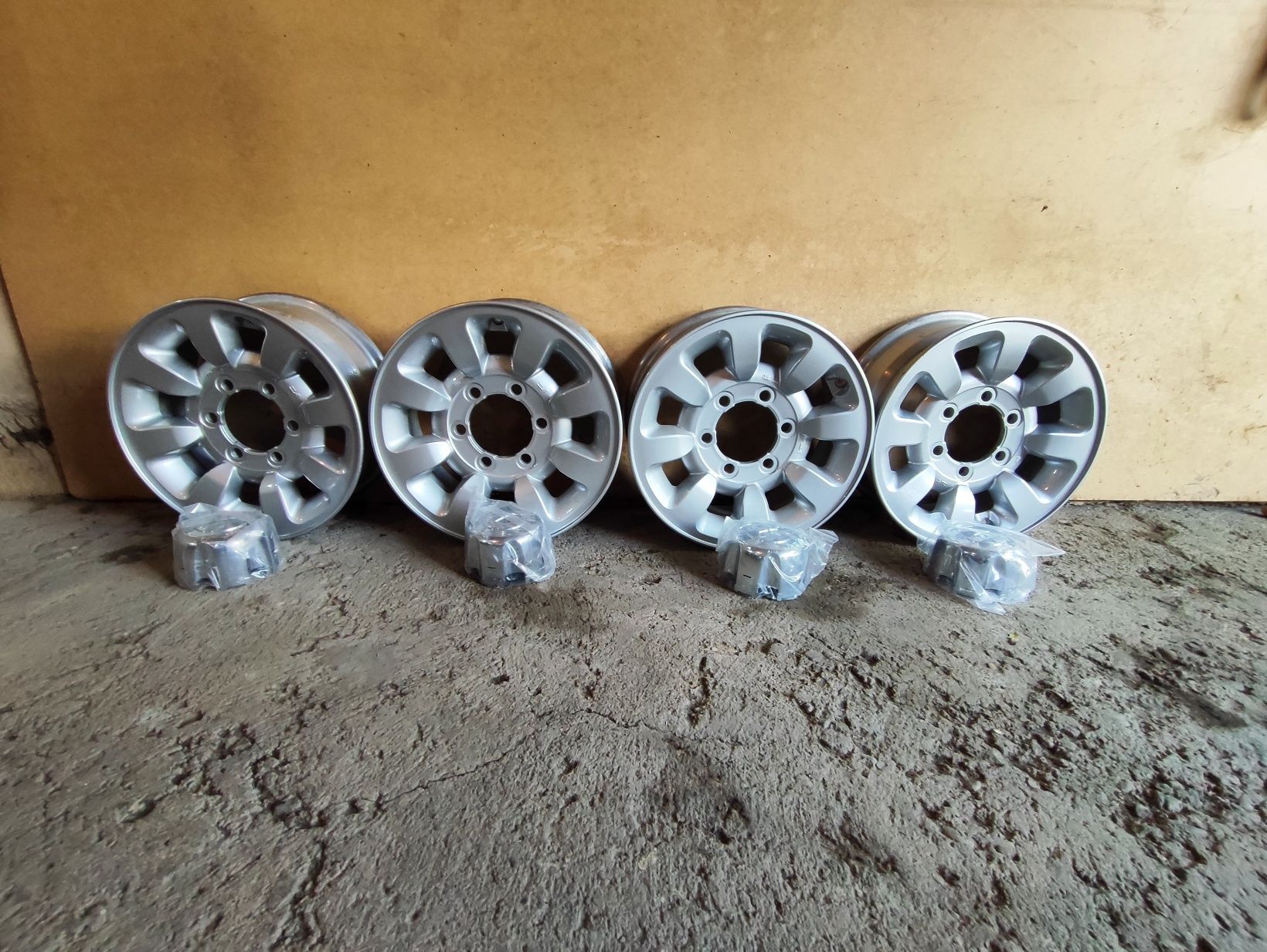 Диски на Mitsubishi Pajero R15