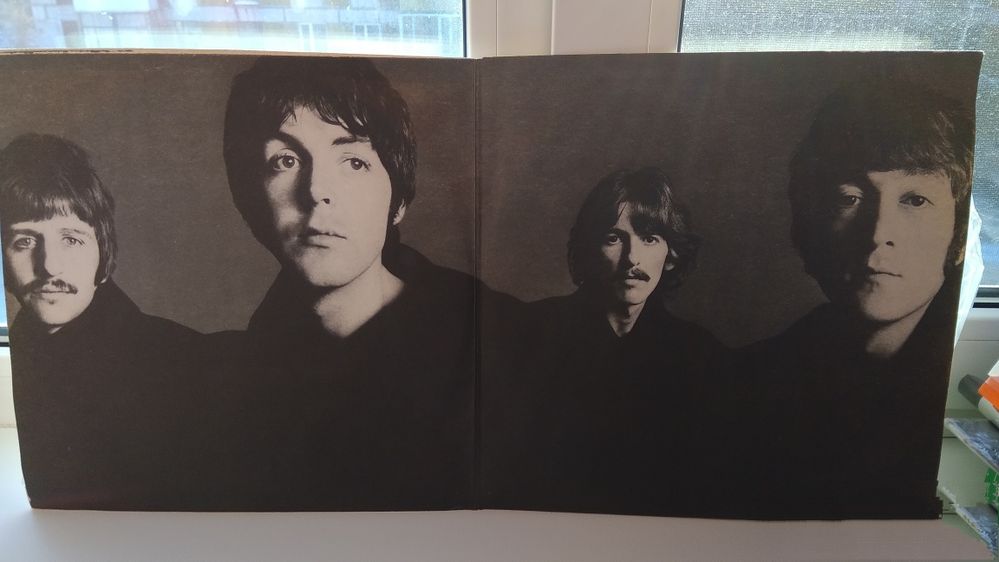 РЕДКИЕ Две фирменных пластинки The Beatles.