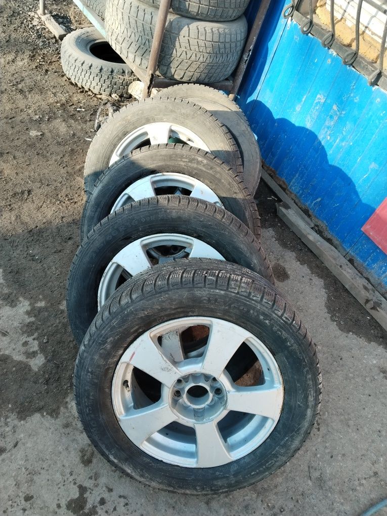 Шины с титанкам 215/60/16