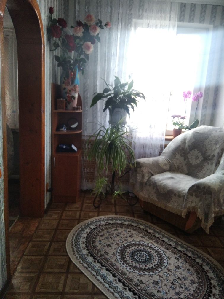 Продаётся четырёхкомнатная квартира на земле.