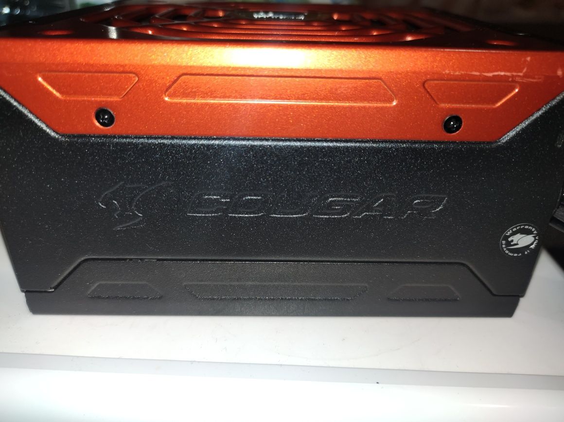 Продам блок питание  на компьютер Cougar BXM 850 W в отличном состояни