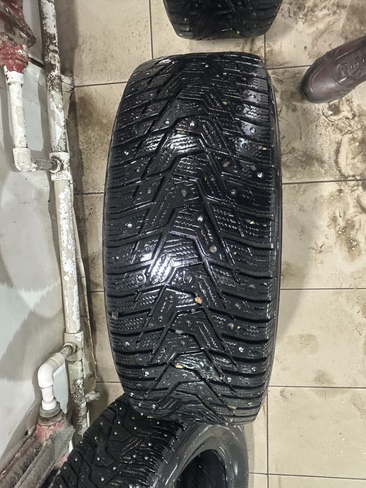 Продаю зимнюю резину HANKOOK 215/60/16