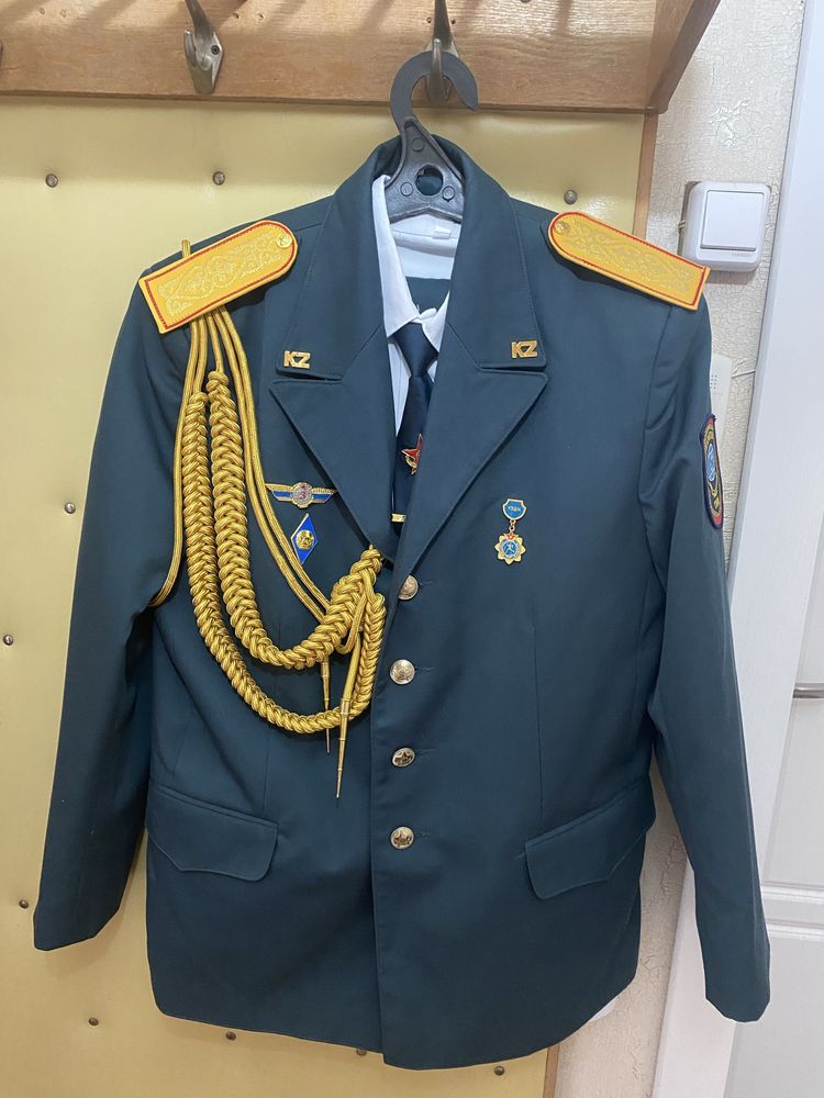 Продам военную парадную форму