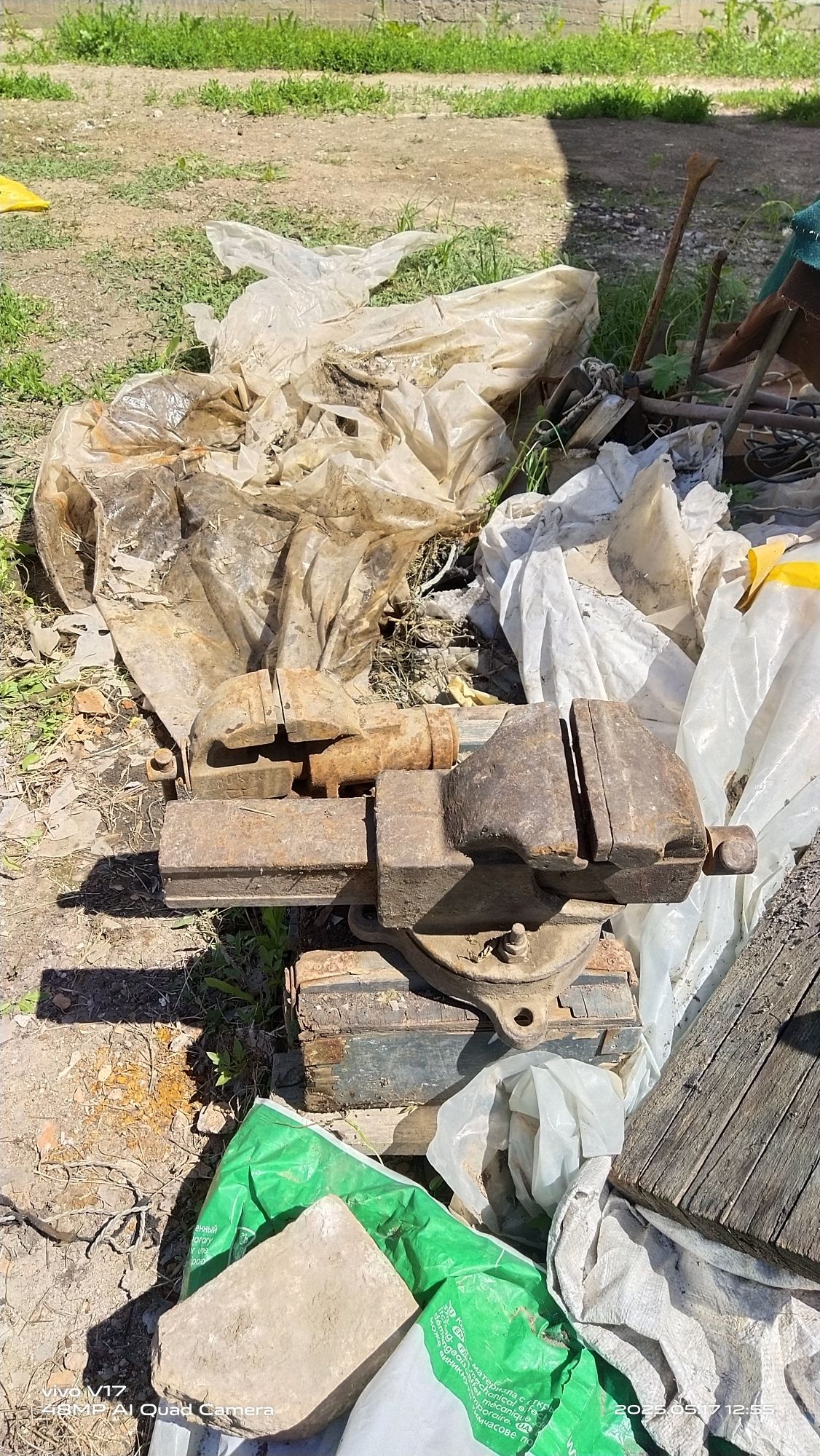 Продам электромотор, электродвигатель, мотор, тиски