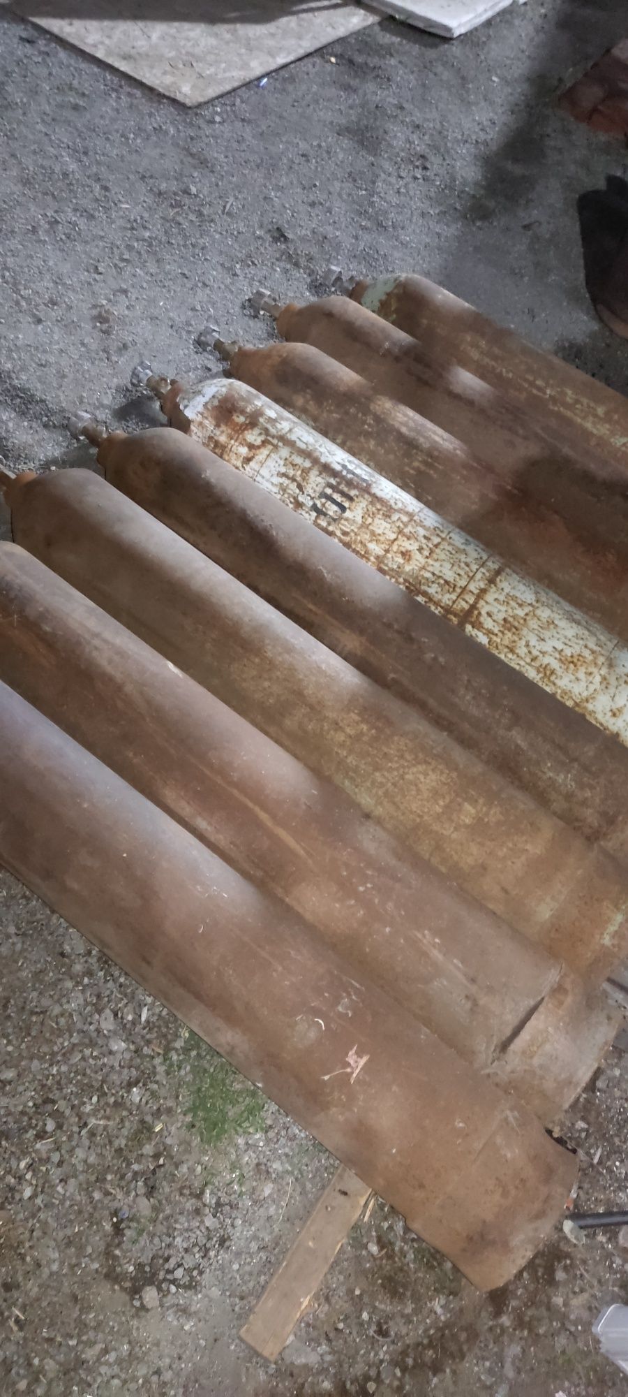 Большой газовый баллон