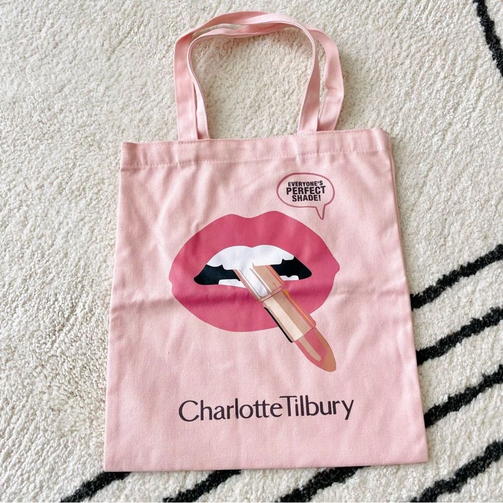 В наличии! Косметичка Charlotte Tilbury