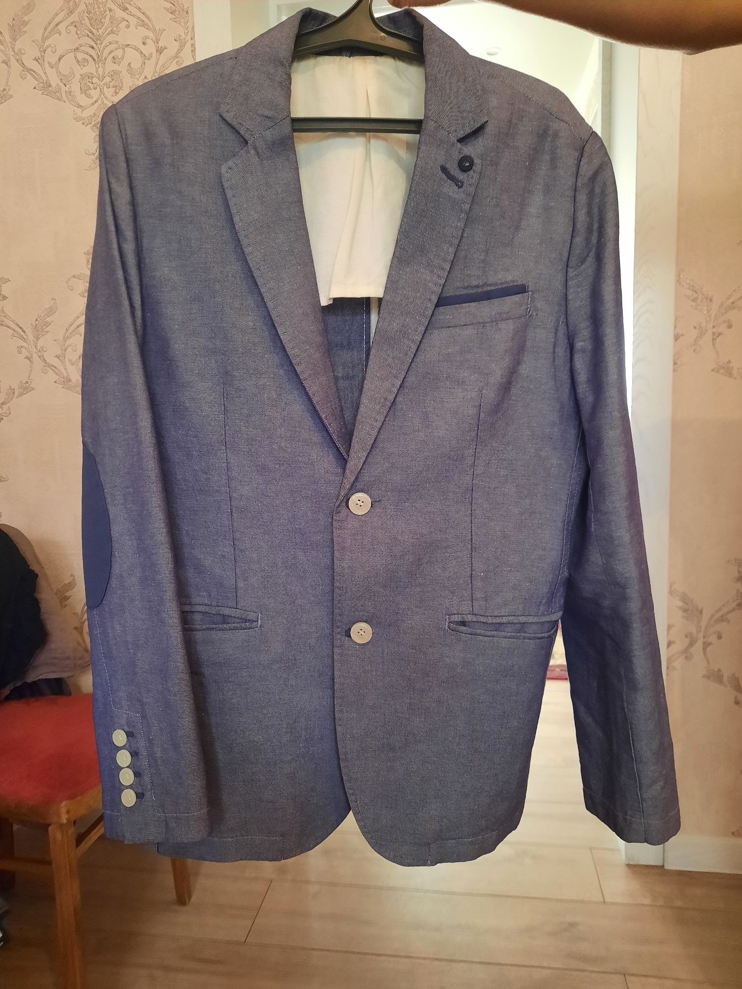 Продам костюм брюки классический