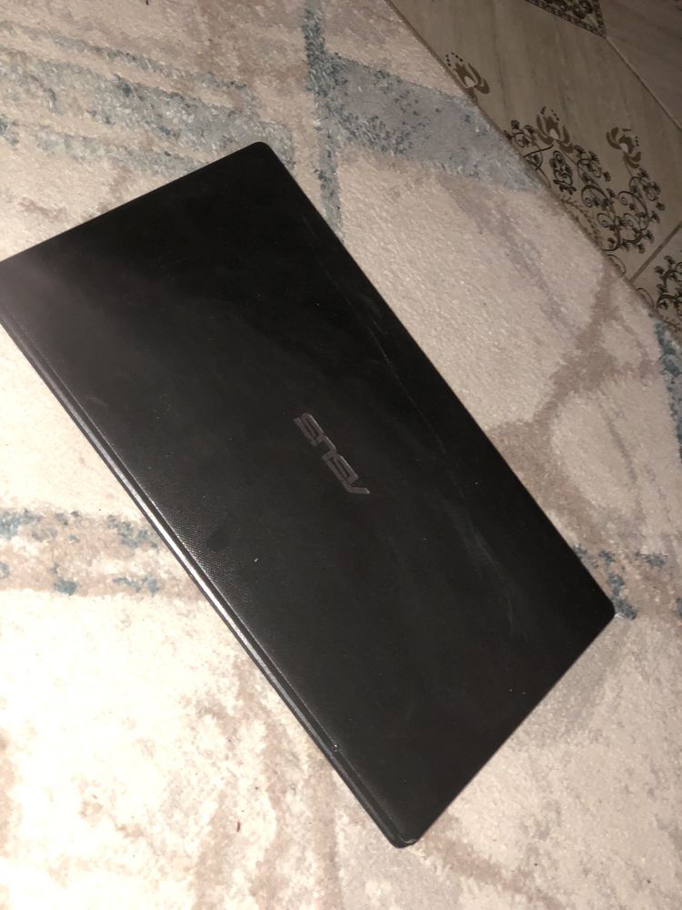 продам ноуьбук asus x551c еше в подарок кловиятуро и мышька