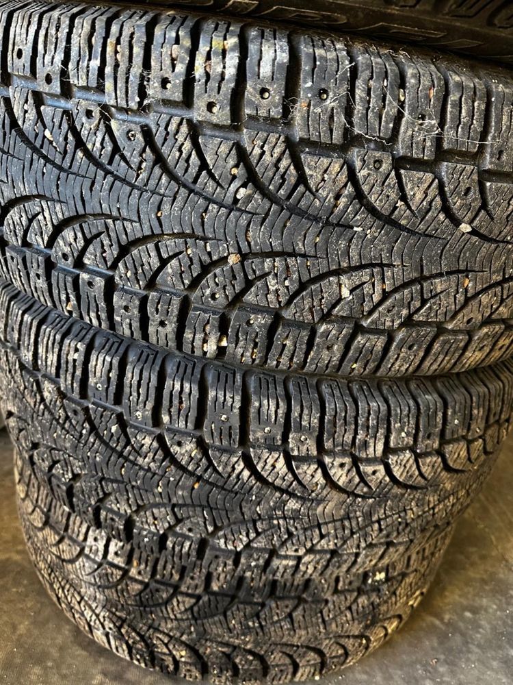 Продам шины Pirelli б/у размер 225/55 R17