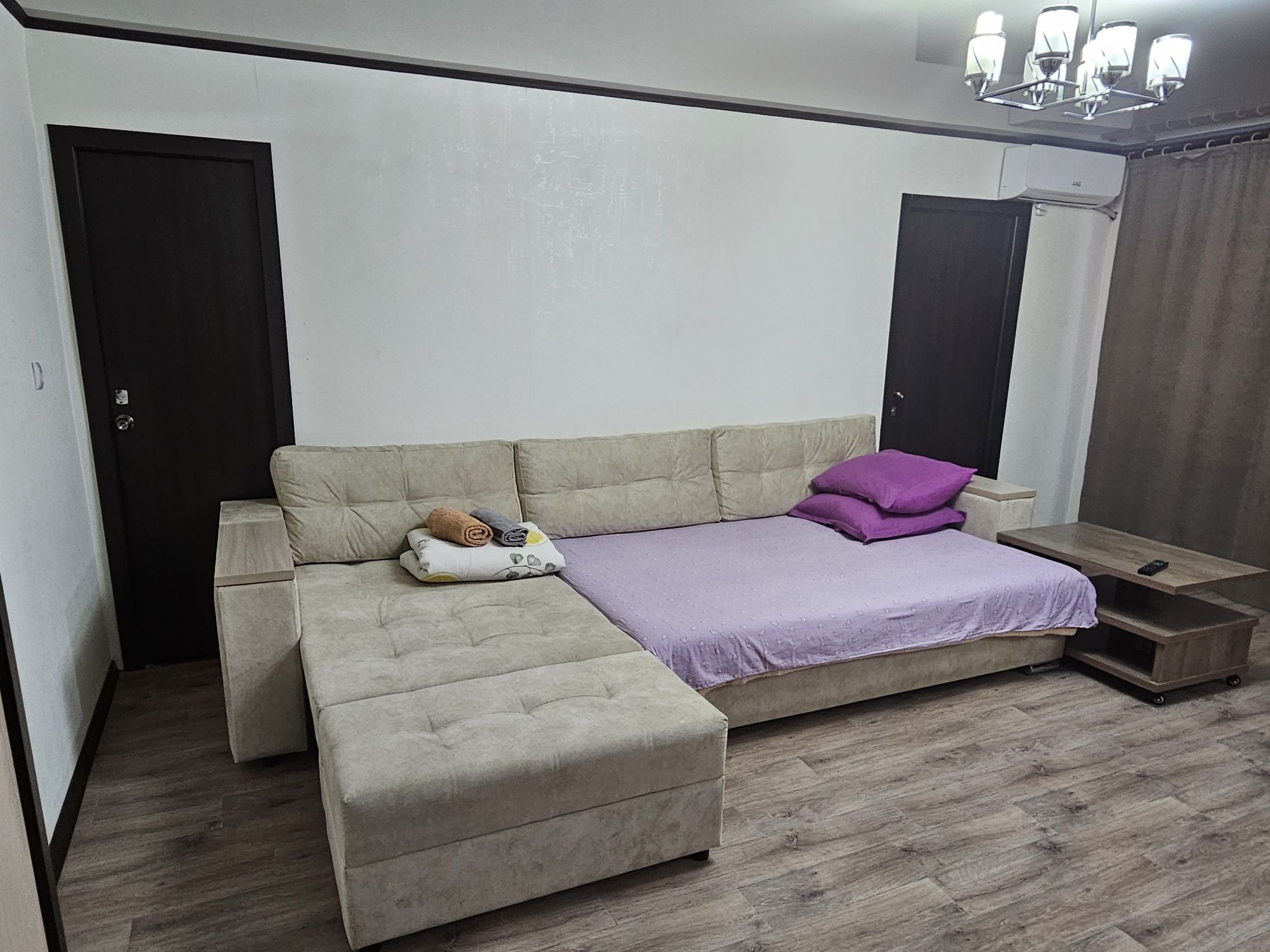 2-комнатнаяЛЮКСкоролевская кровать,огромный диван,TV165см,ваннаJACUZZI