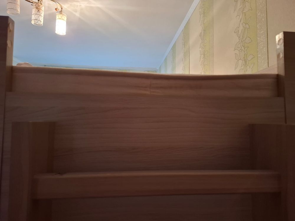 двухярусная кровать