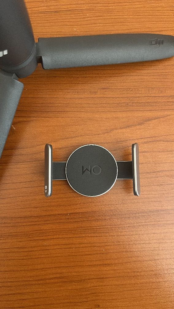 Стабилизатор DJI Osmo Mobile 6 (стедикам)

Идеальное состояние, в комп