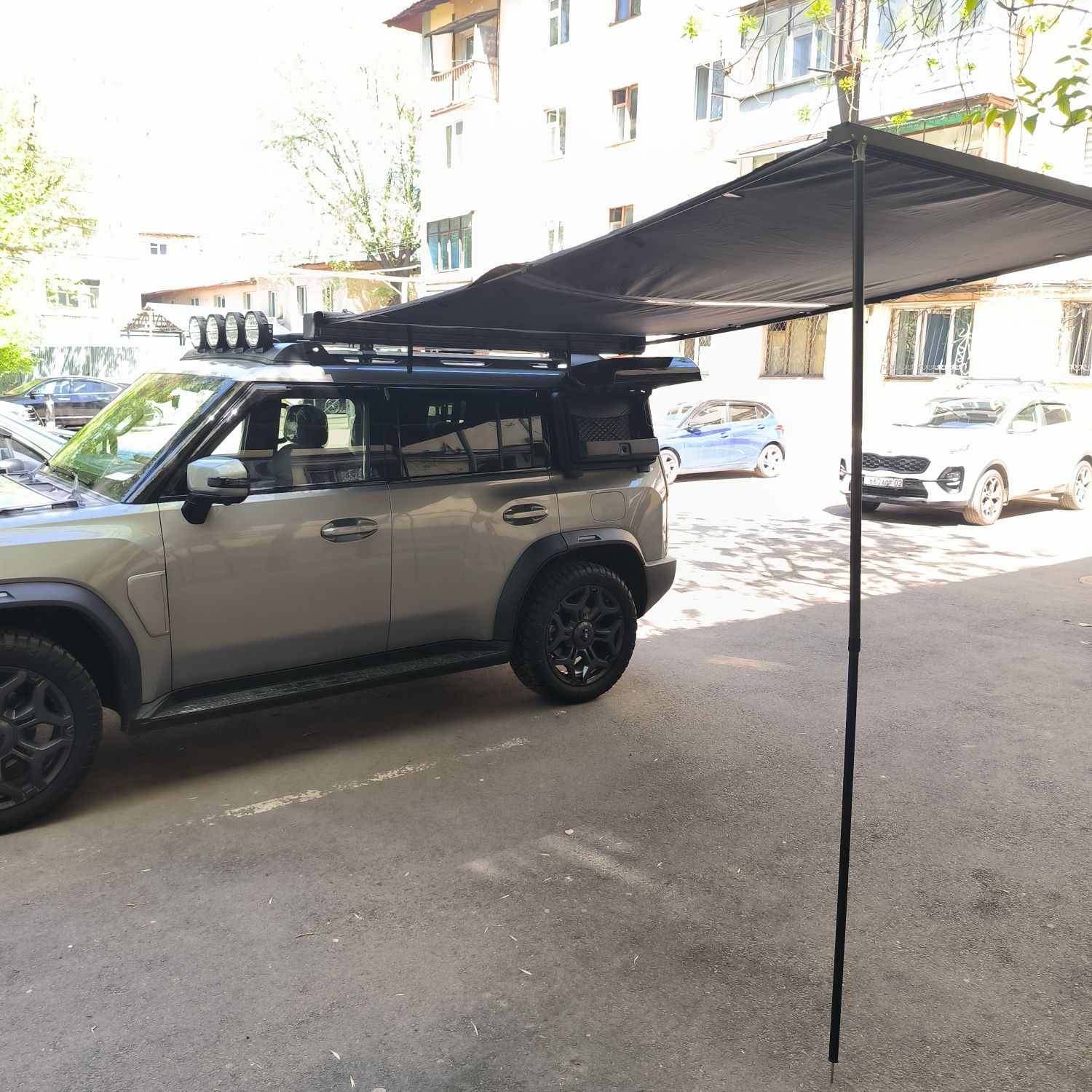 Маркиза автомобиля