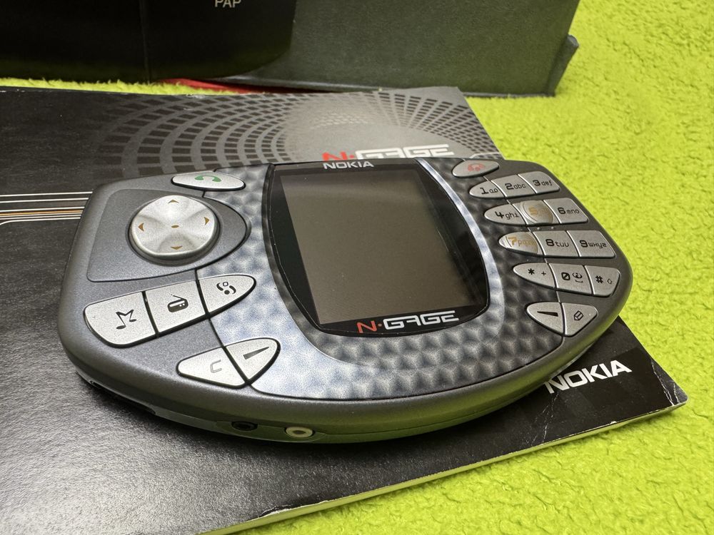 Nokia n-gage (ретро мобильная консоль)
