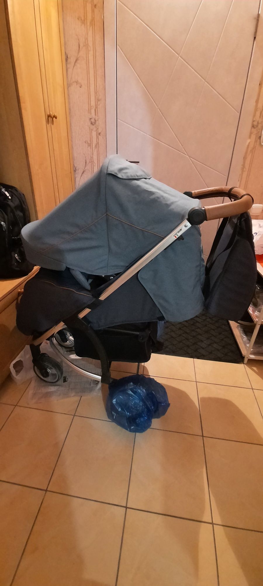 Продаю коляску 3 в 1
