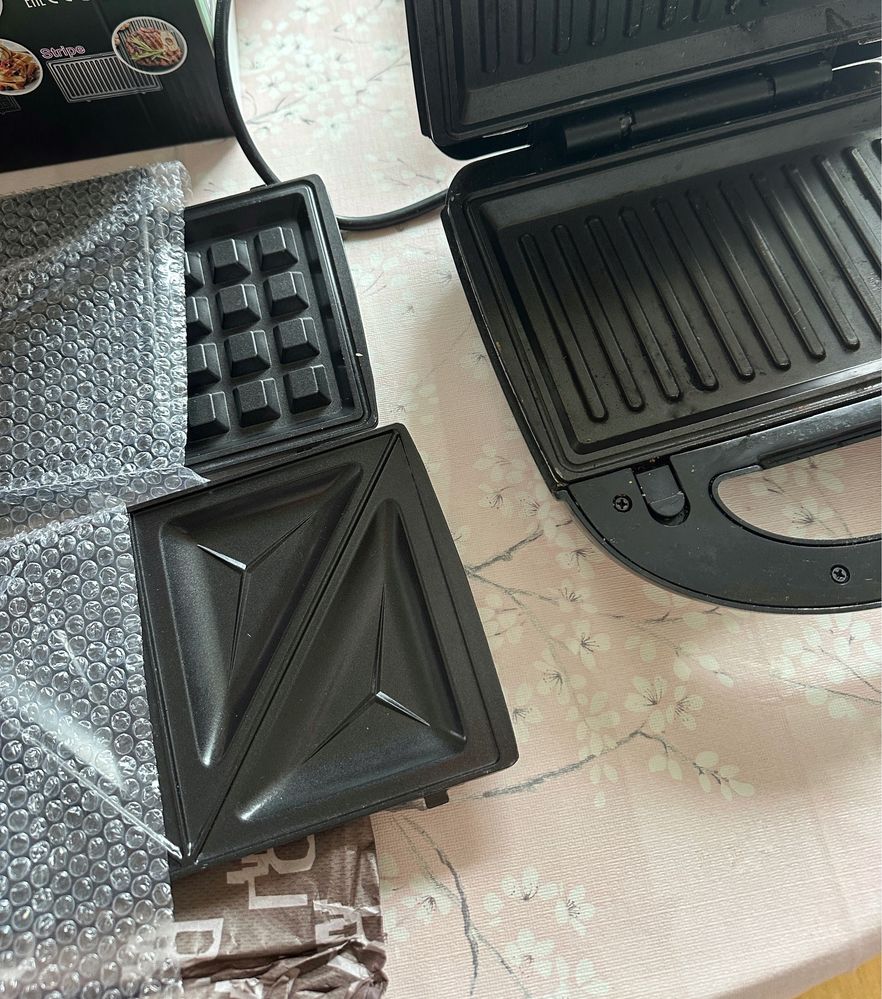 Продам сендвичницу с насадками