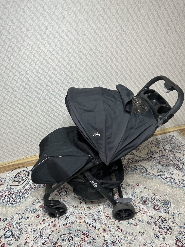 Продаю отличную детскую коляску