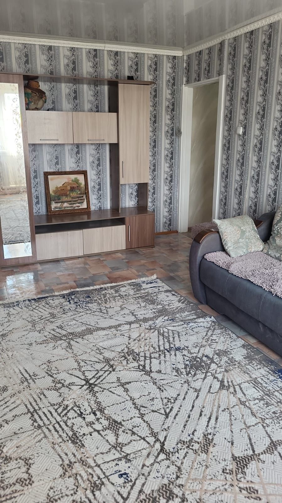 Продам  2 ух комн кв район маг.Караван