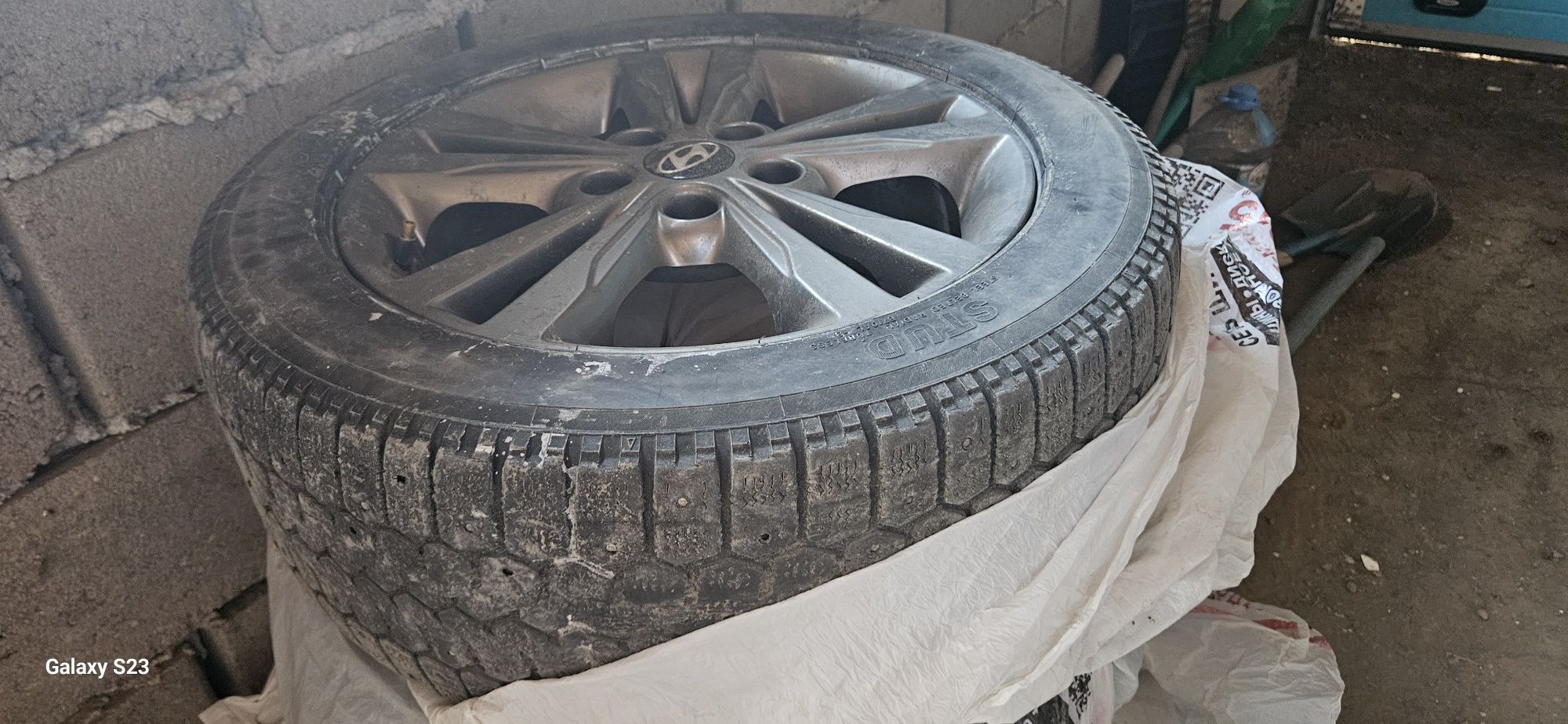 Диск от hyundai elantra с шинами