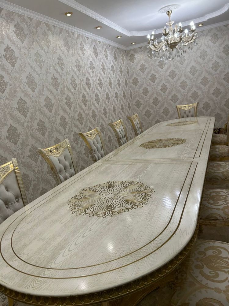 Стол для гостиной