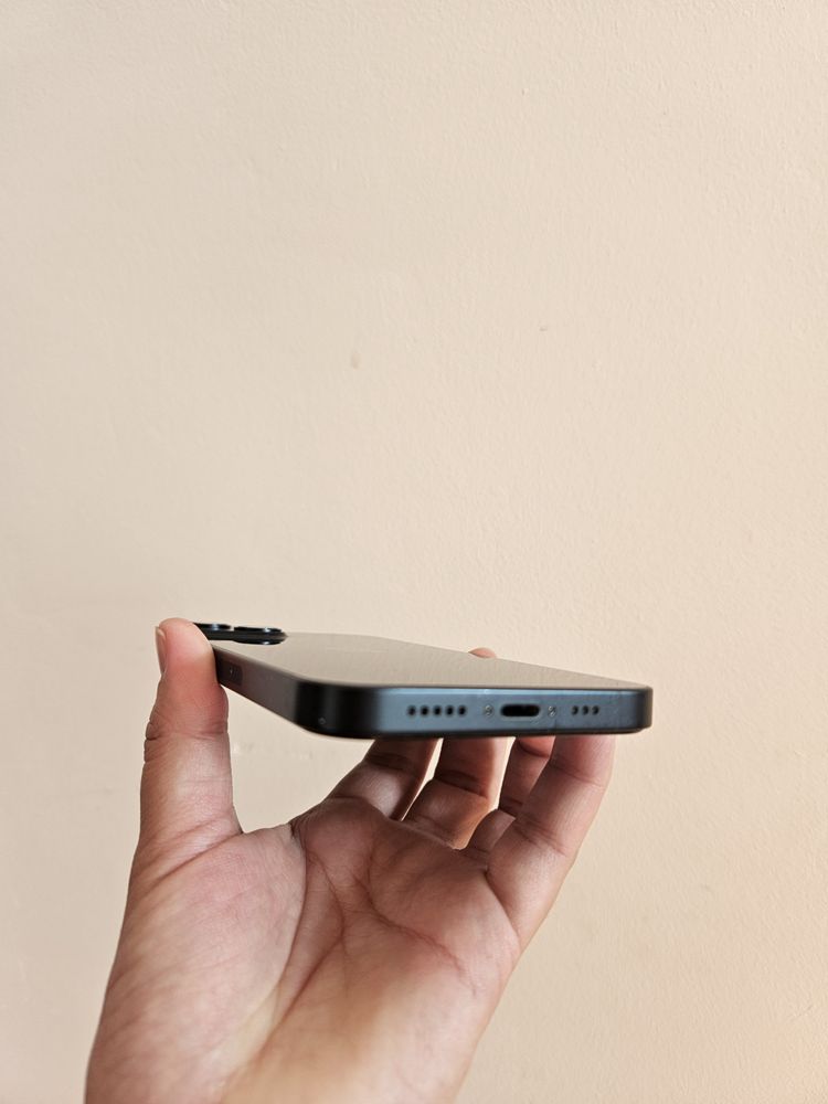 iPhone 13 256 ГБ • Отличное состояние • Без царапин