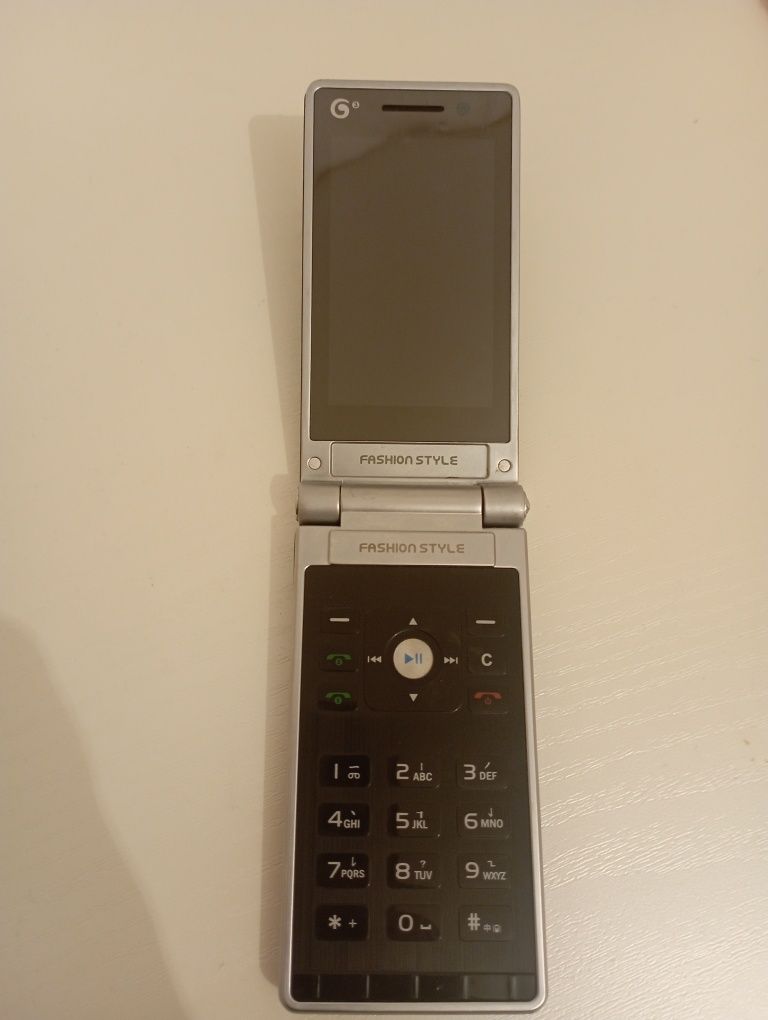 Продам телефон vertu