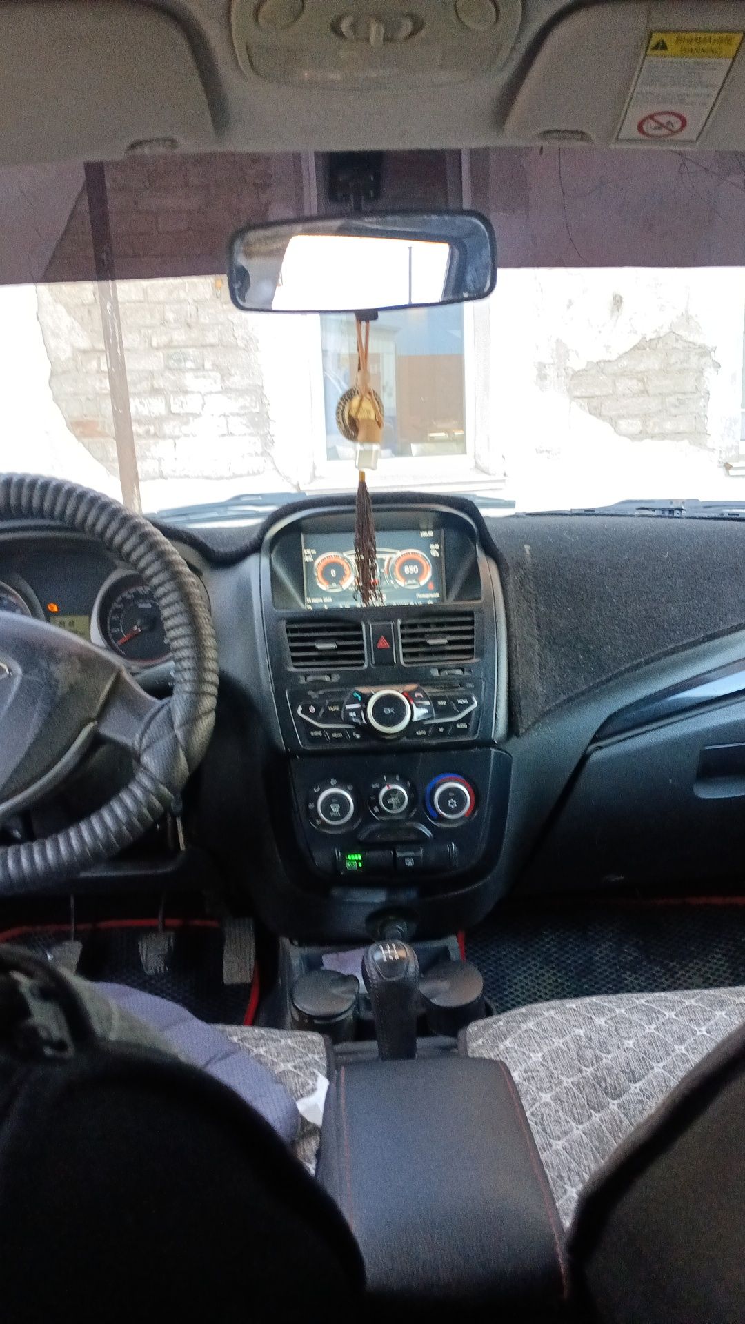 Продам авто Калина 2.2014года.Газ-бензин отметка в тех.паспорте есть