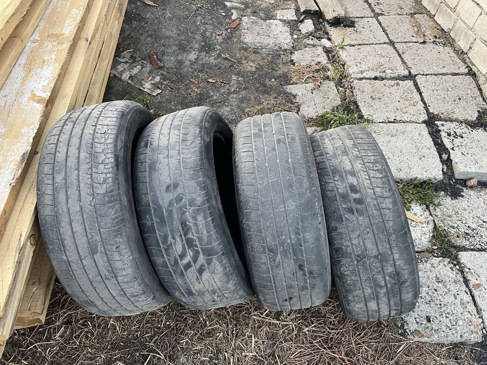 Продам резину 215/55/17
