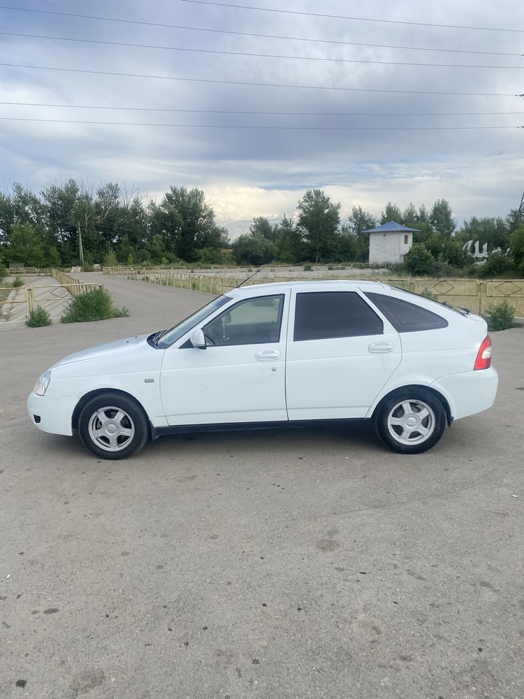 Продам приору хэтчбэк