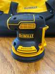 Инструмент DEWALT Вибро машинка DCW210