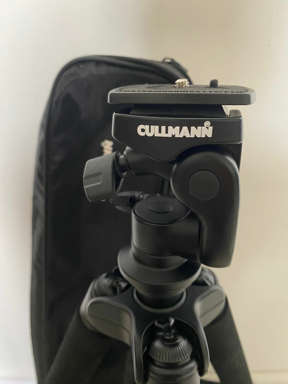 Мощный штатив для фотоаппарата Cullmann Nanomax 260M