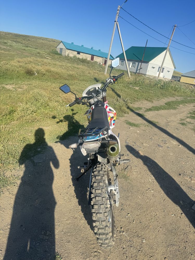 Мотоцикл эндуро 06