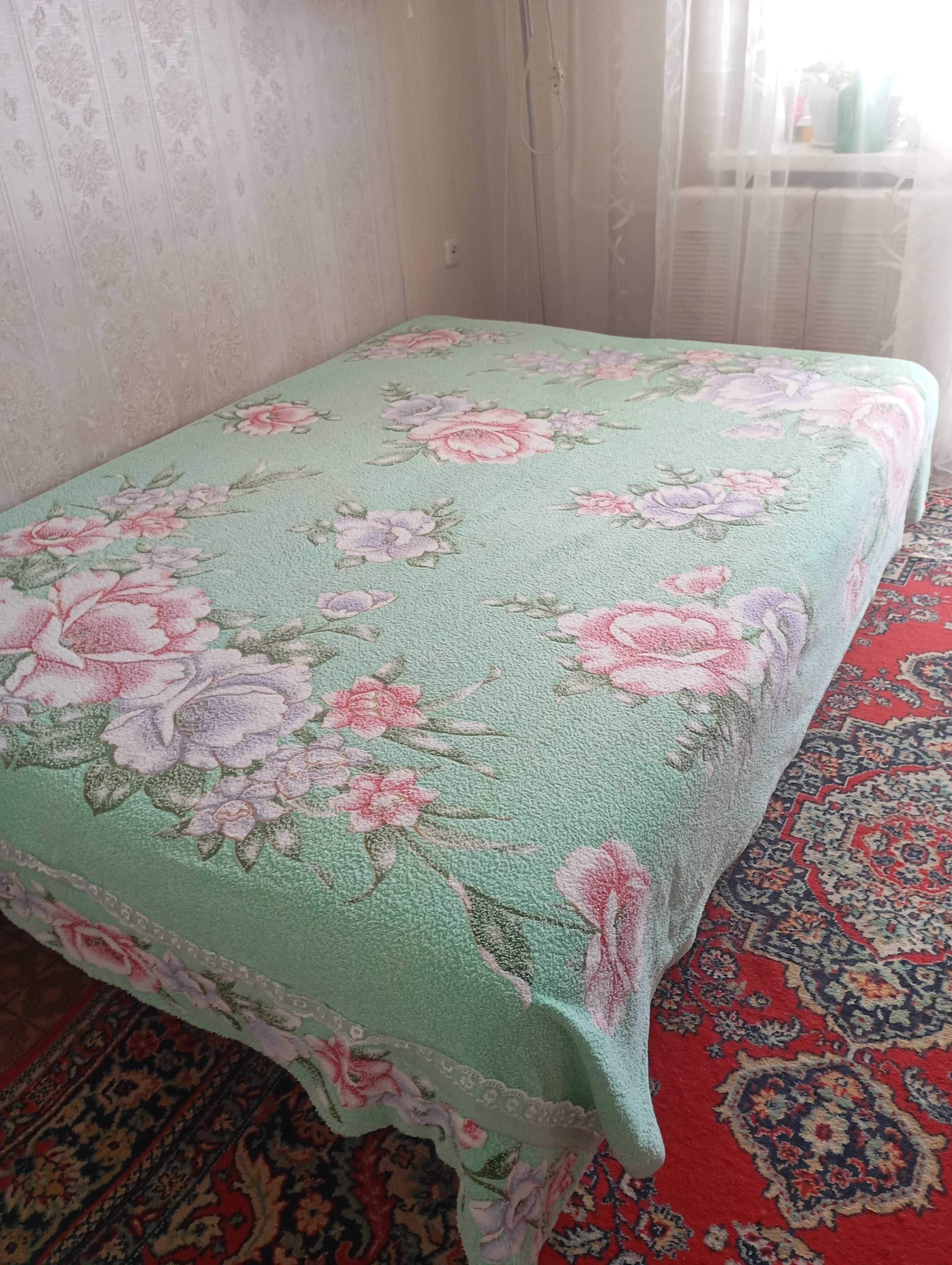 Продам махровое покрывало