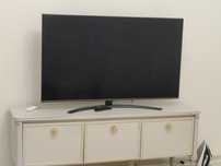 Телевизор LG с подставкой