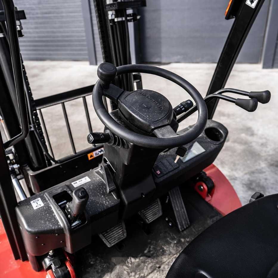 Бензиновый вилочный погрузчик Hangcha CPQD30-XRW22F