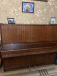 Продам пианино срочно со стулом.                  .
