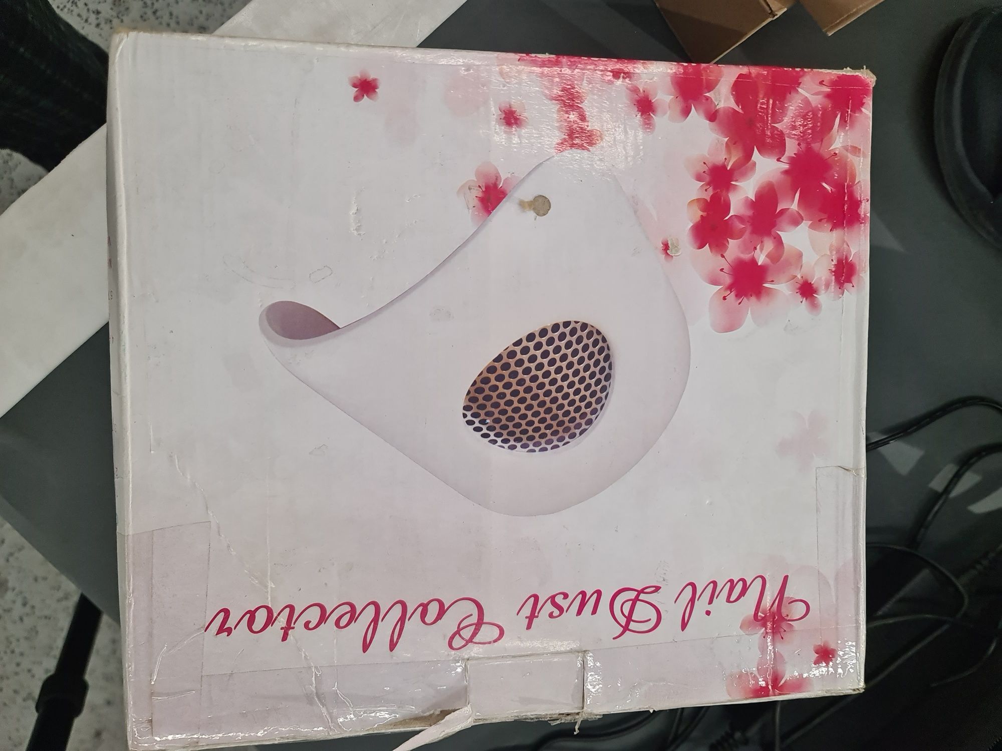 Вытяжка для маникюра и педикюра