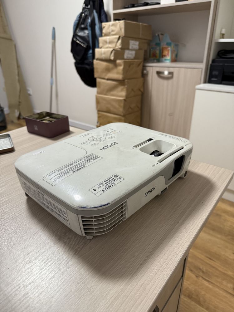 Проектор Epson..