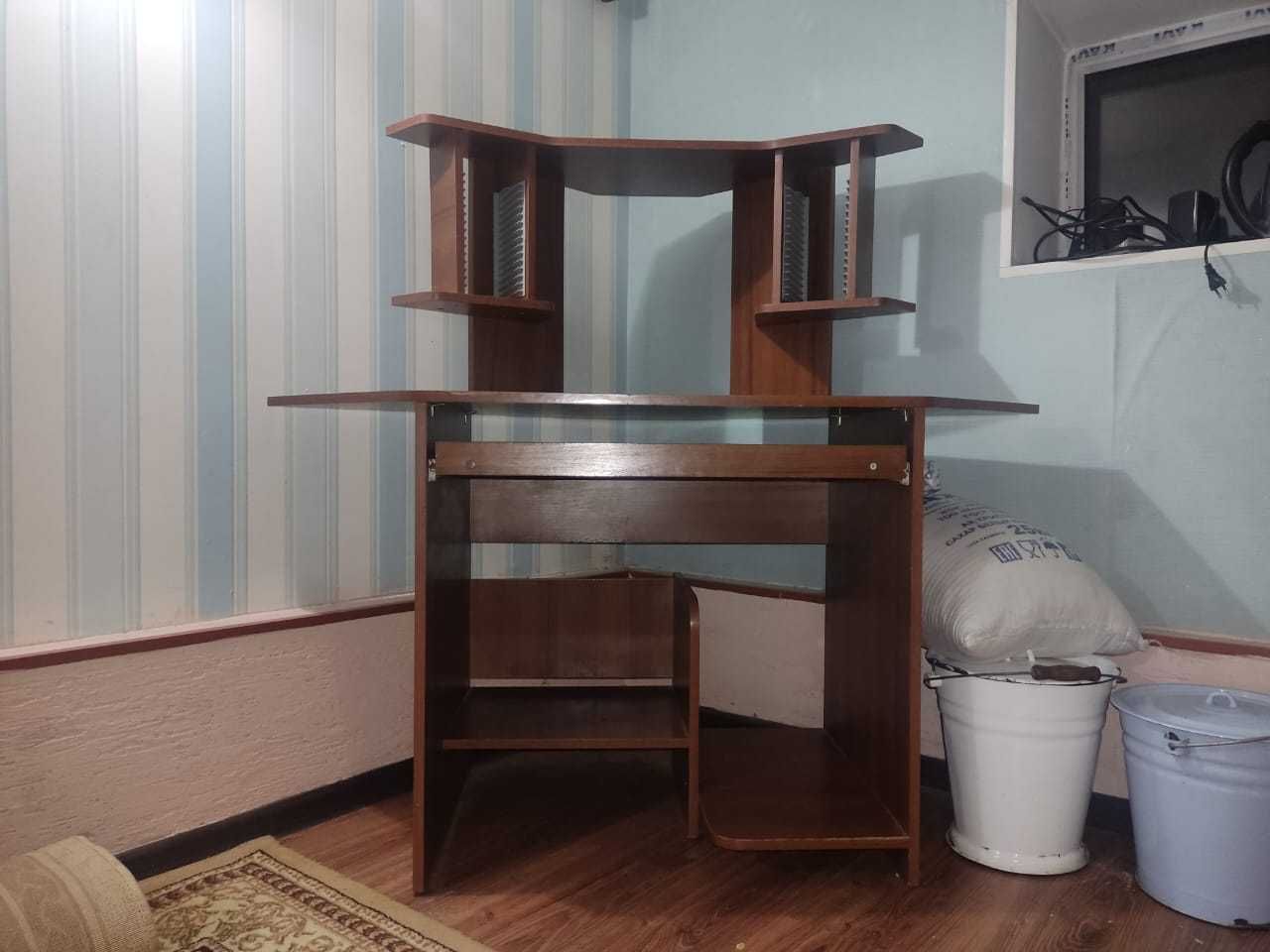 Стол компьютерный, угловой