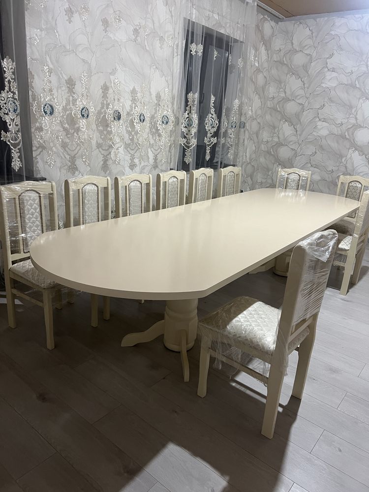 Стол и стулья комплект