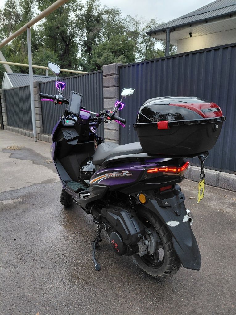 Скутер Макси/Maxxi Li Ya 175cc