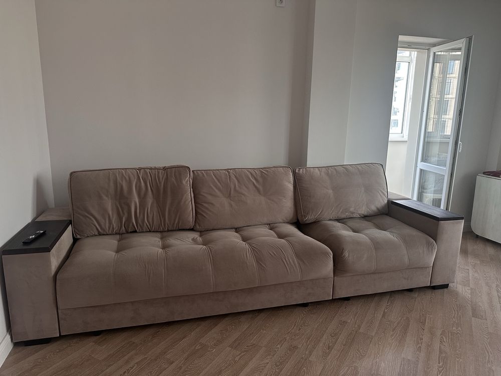 Продам диван 3.2-3.3м