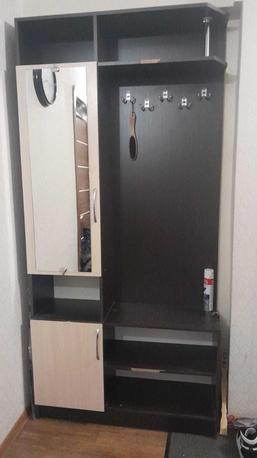 Продам шкаф в прихожую