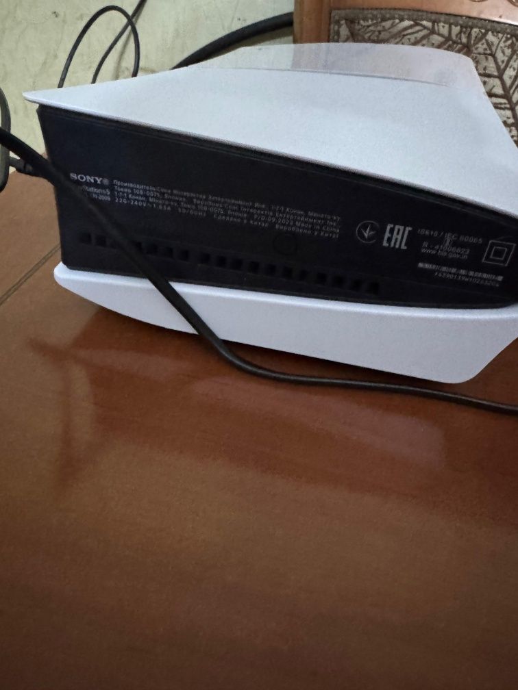 Продам новый Sony Playstation 5