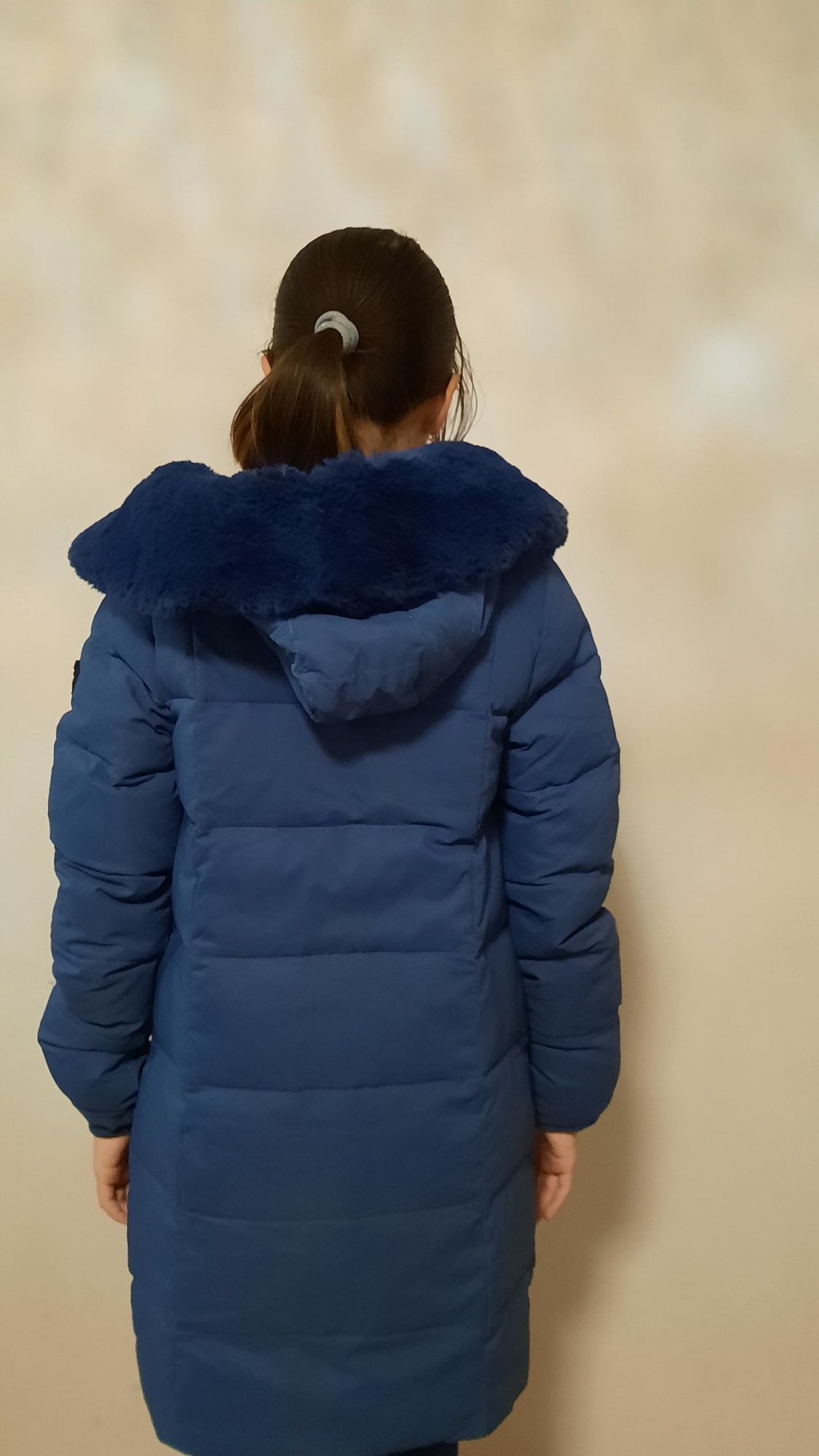 Продам детскую зимнюю куртку