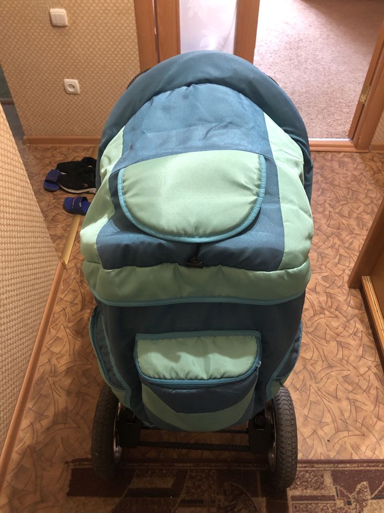 Продам коляску 3 в 1