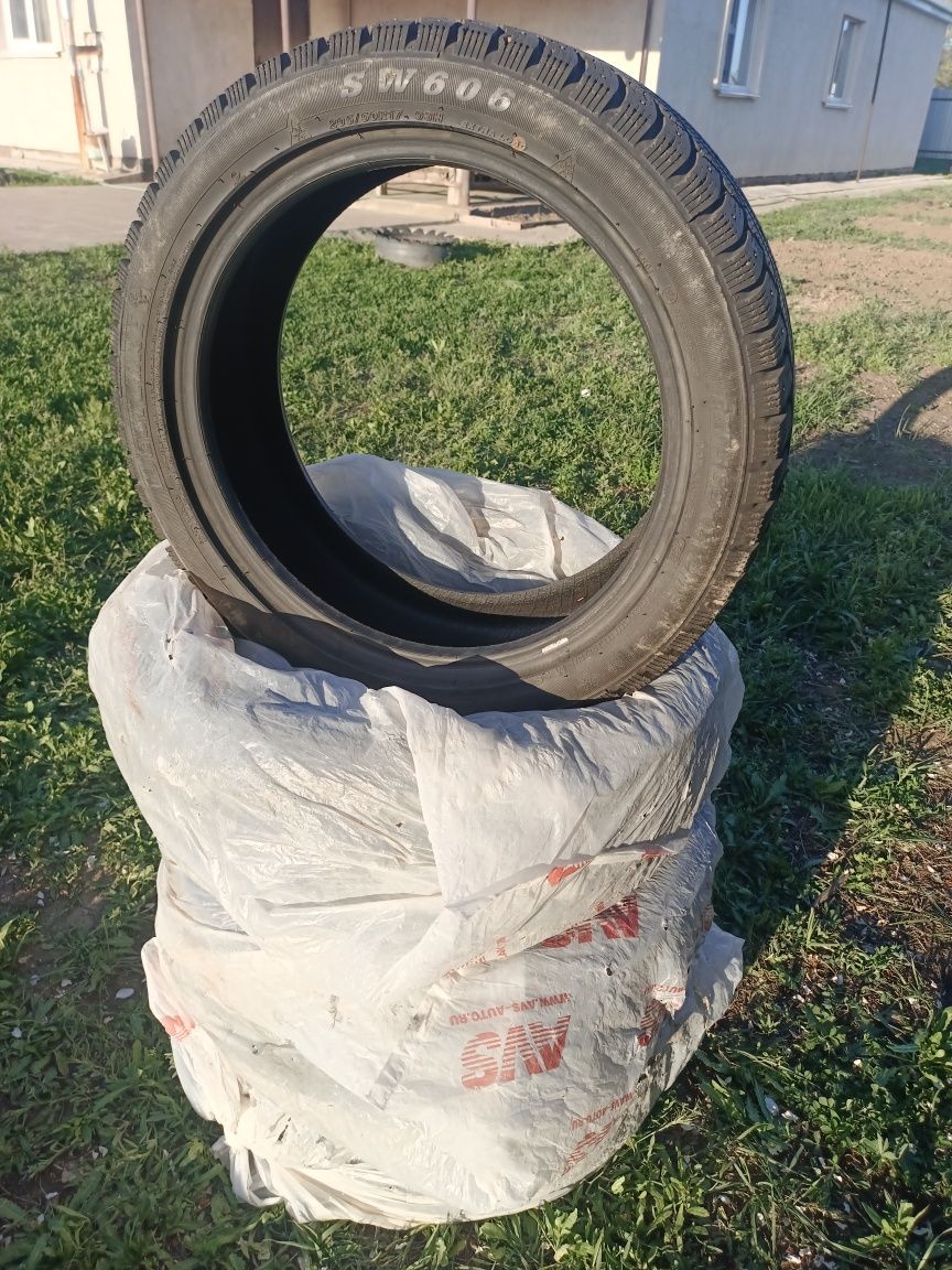Продам комплект колес с дисками