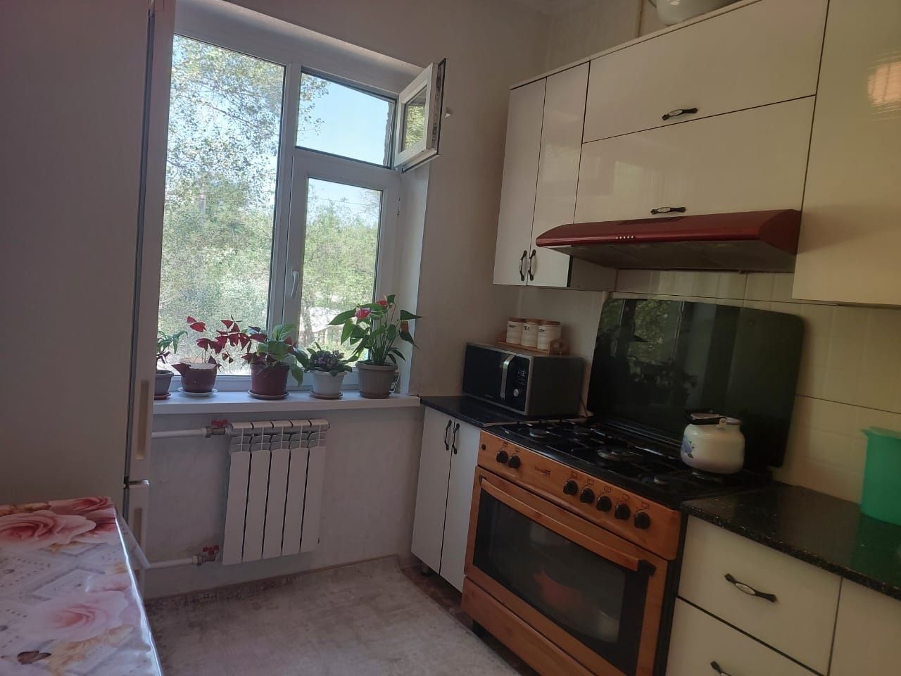 Срочно, продается 2 комн.кв. 10 микр, г.Тараз