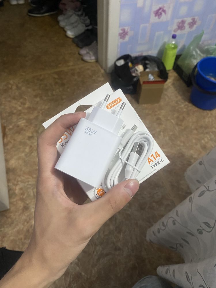 Продам Зарядка на Самсунг Тайпси