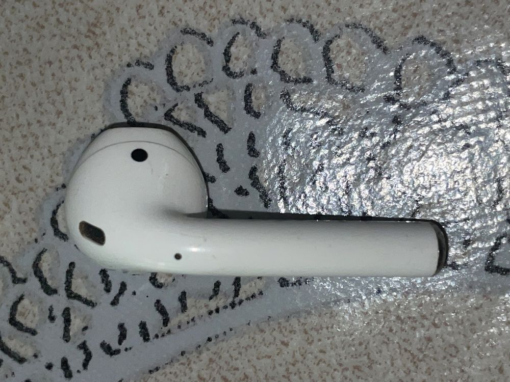 Наушники airpods 1 поколения. Без кейса